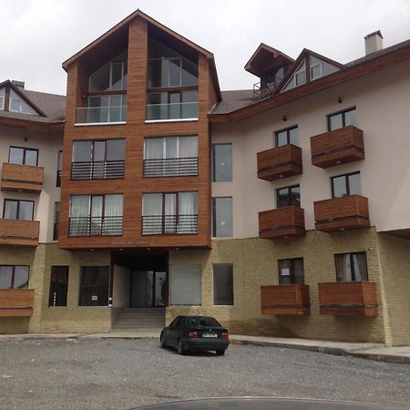 Two Level Apartment Near Gondola กูเดาริ ภายนอก รูปภาพ