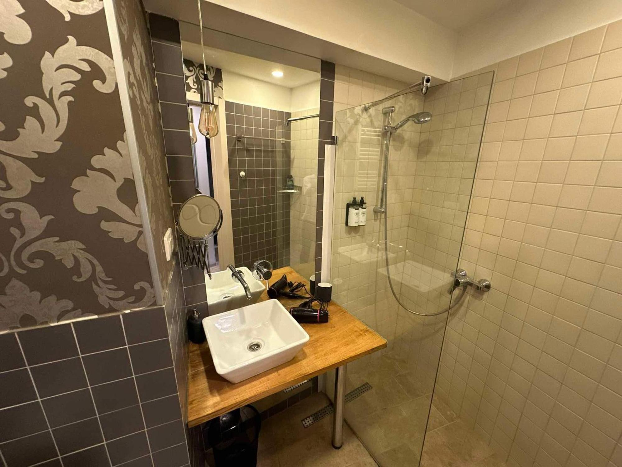 Two Level Apartment Near Gondola กูเดาริ ภายนอก รูปภาพ
