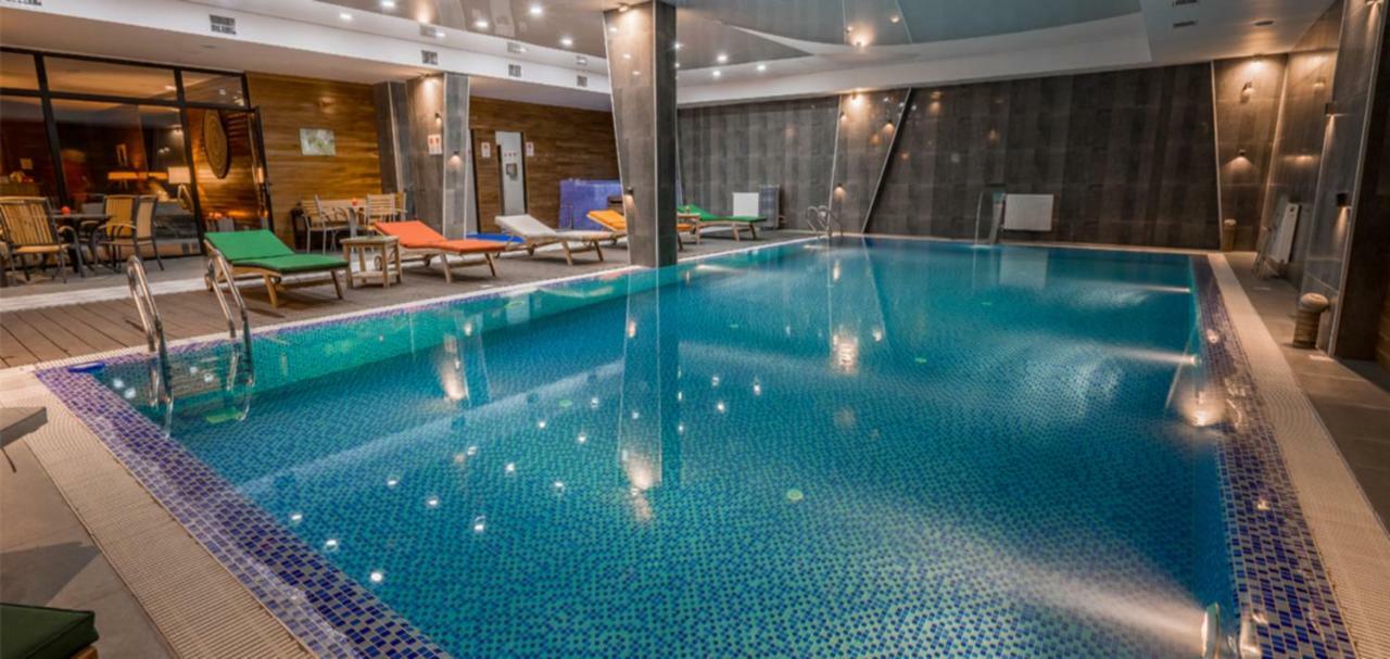Two Level Apartment Near Gondola กูเดาริ ภายนอก รูปภาพ
